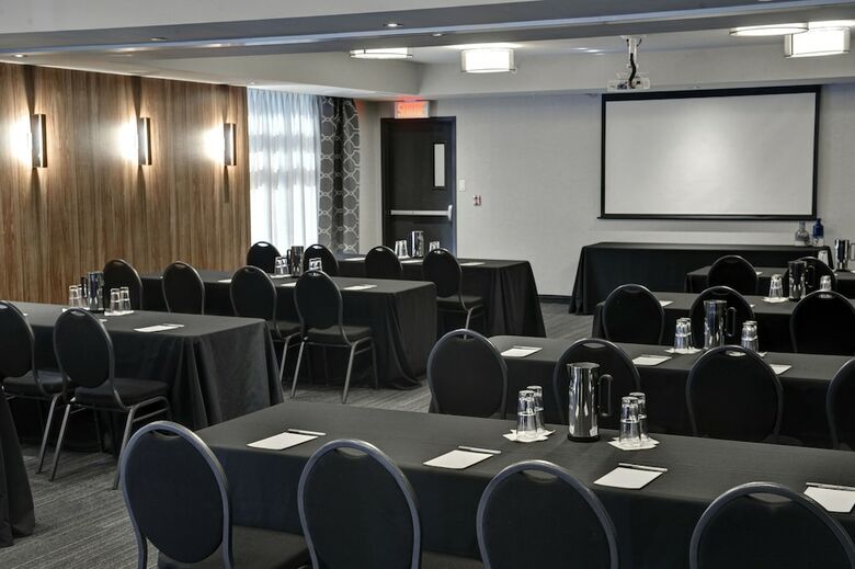 Hotel Hampton Inn & Suites By Hilton Quebec City /saint-romuald