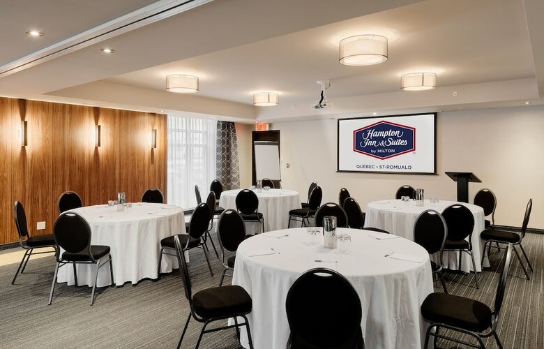 Hotel Hampton Inn & Suites By Hilton Quebec City /saint-romuald