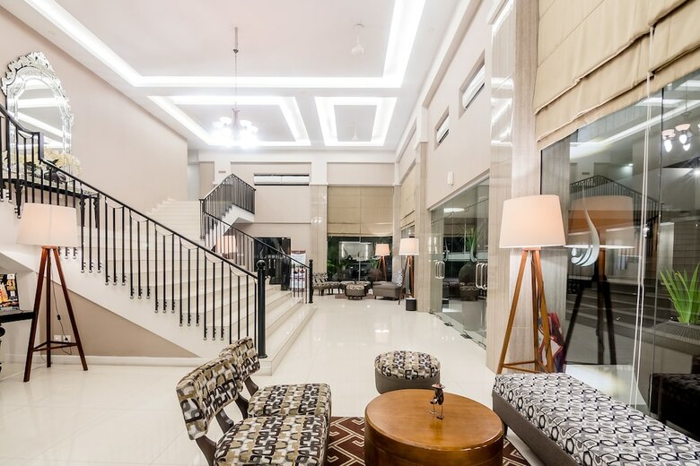 Ayola Tasneem Convention Hotel