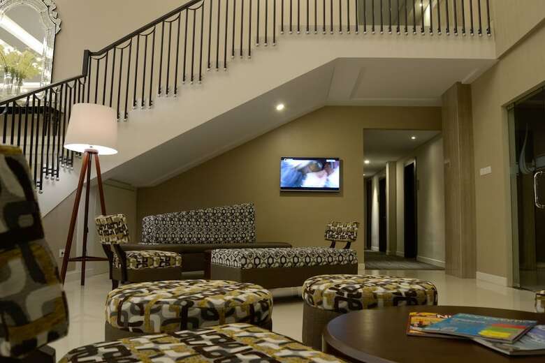 Ayola Tasneem Convention Hotel