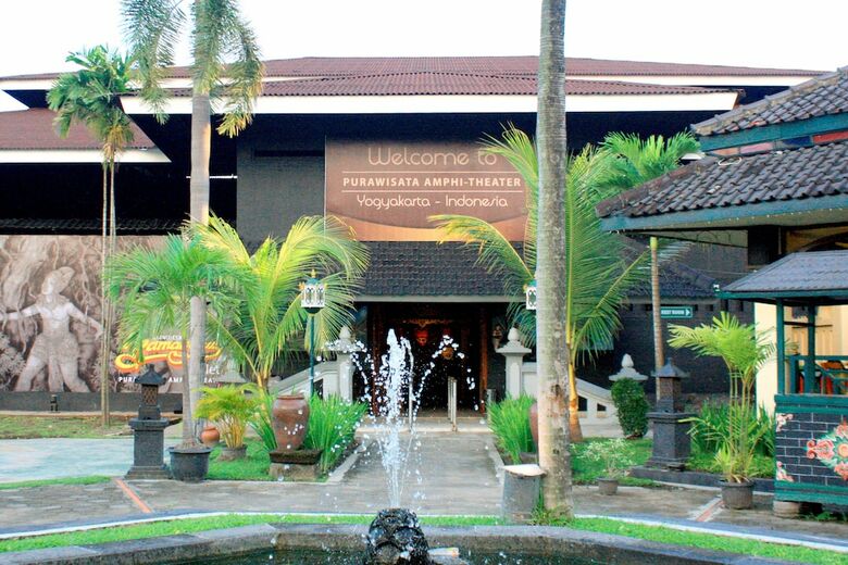 Ayola Tasneem Convention Hotel