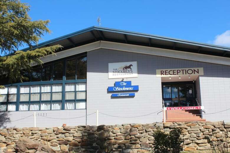 Snow Season Motor Inn