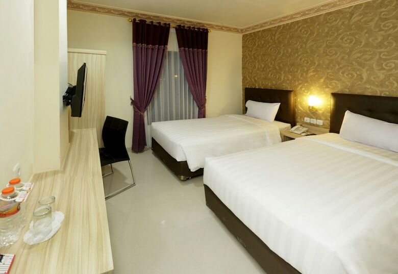 Hotel Hersya Front One Inn Surabaya