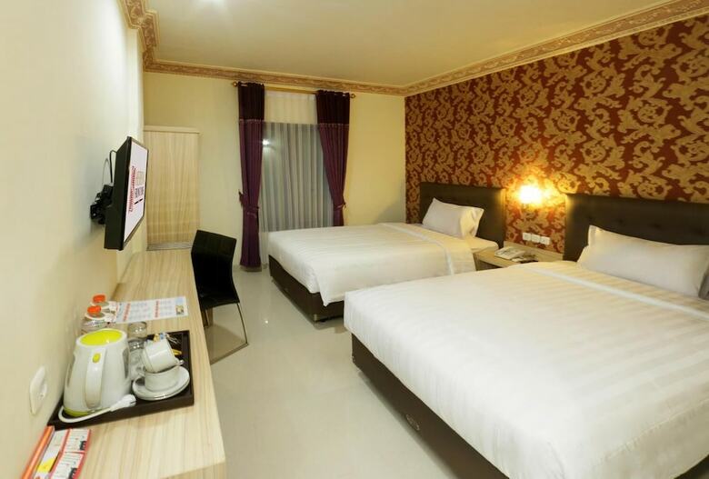 Hotel Hersya Front One Inn Surabaya