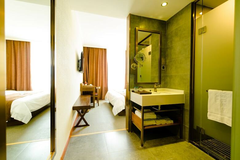 Qingdao James Joyce Hotel