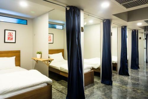 Hostal The Spades Hostel
