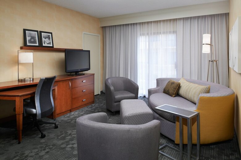 Hotel Courtyard By Marriott Detroit Dearborn
