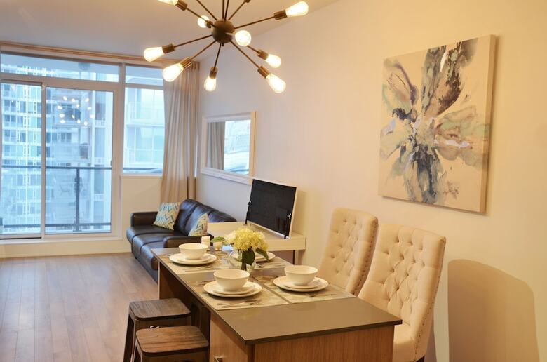 Monki-di Executive Suites - First