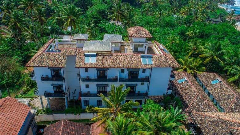 Hotel Villa Tissa Beach Resort