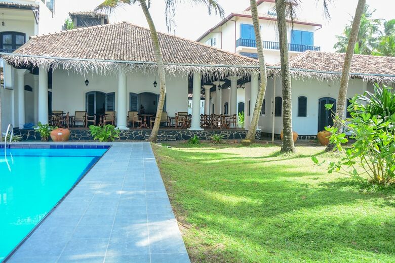 Hotel Villa Tissa Beach Resort