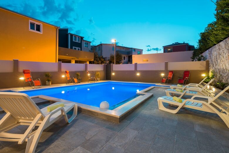 Apartments Villa Kolar