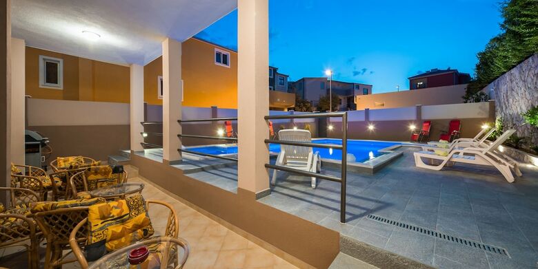 Apartments Villa Kolar