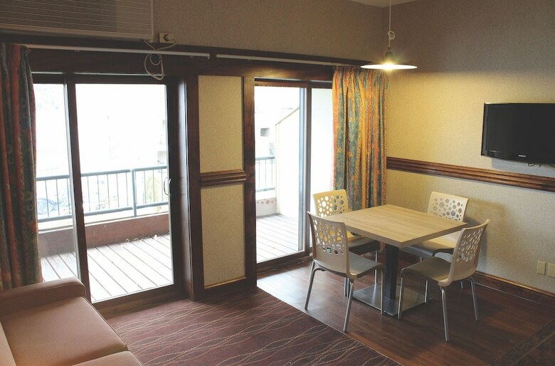 Hotel Surfside On The Lake