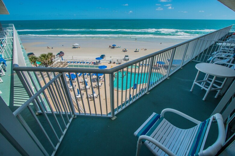 Sea Club IV