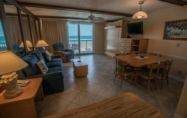 Sea Club IV