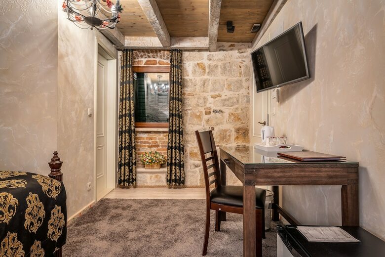 Hotel Heritage Palace Varos