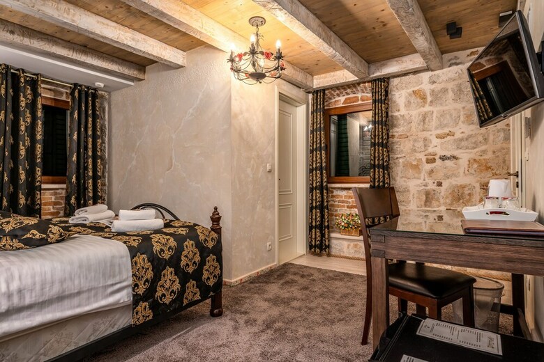 Hotel Heritage Palace Varos