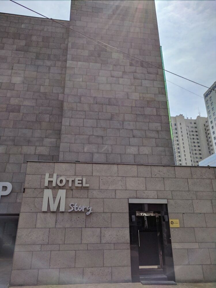 Hotel M Story