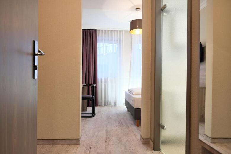 Hotel R�merstadt