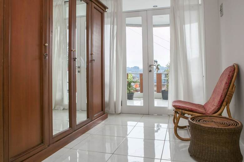 Hotel Reddoorz @ Bukit Dago