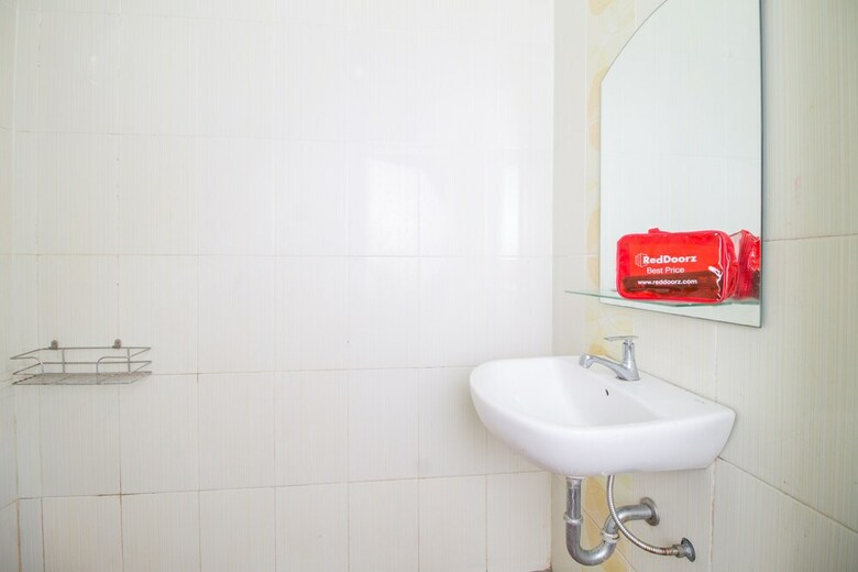 Hotel Reddoorz Near Kebun Raya Bogor