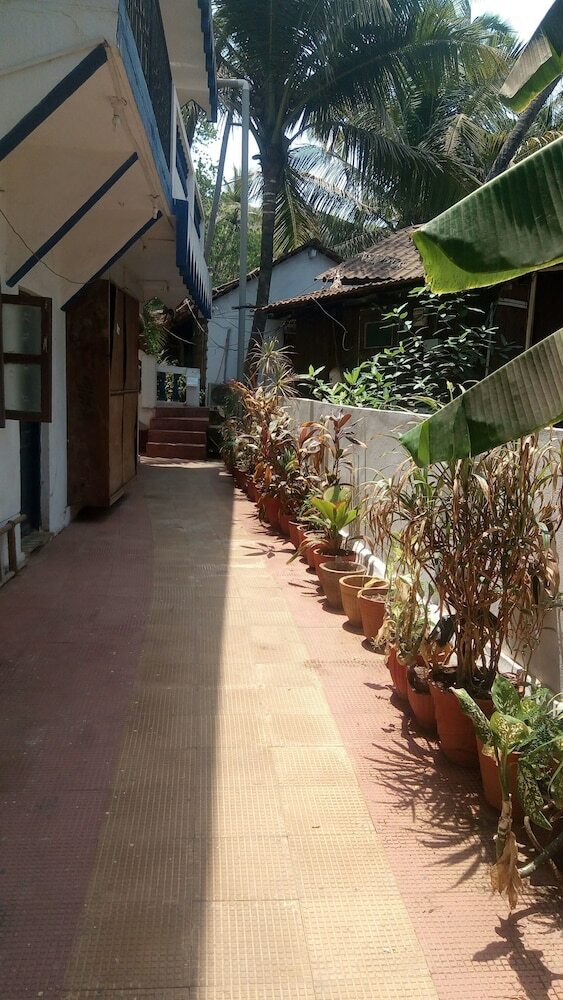 Shiva Ashvem Hotel