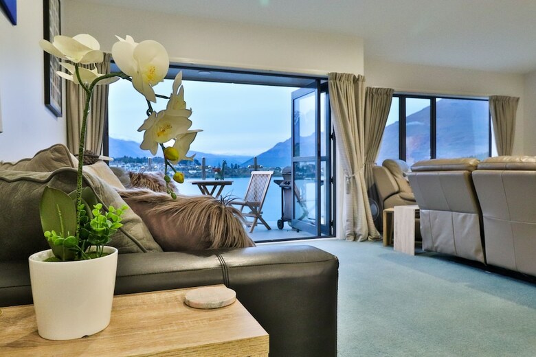 Amazing Queenstown Luxury Apartment