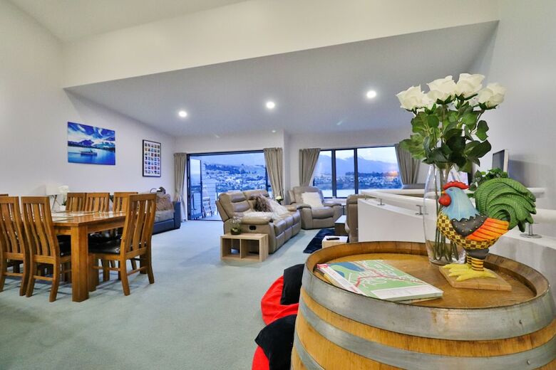Amazing Queenstown Luxury Apartment