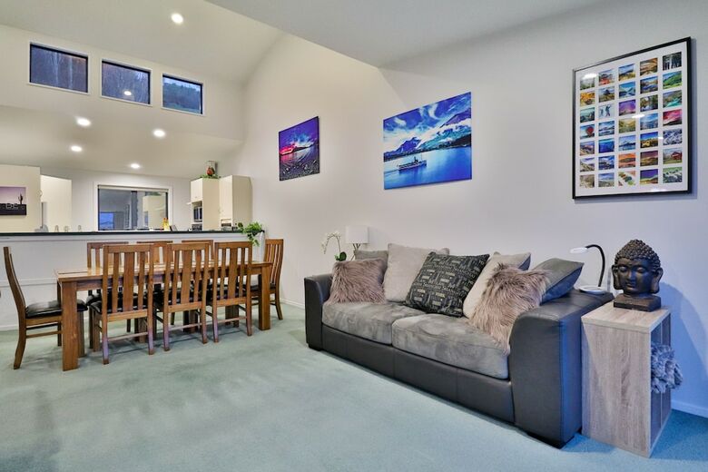 Amazing Queenstown Luxury Apartment