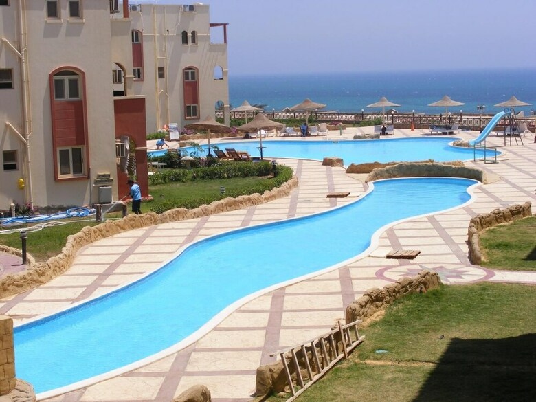 La Sirena Hotel Beach Resort