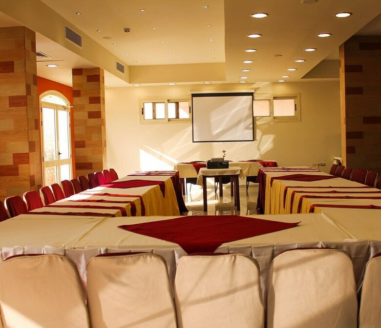 La Sirena Hotel Beach Resort