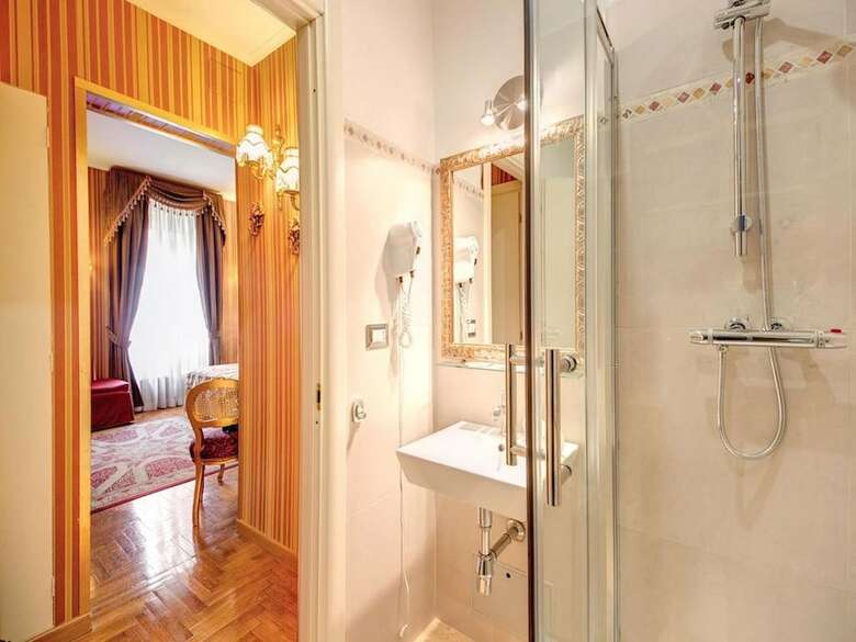 Domus Colosseo Hotel