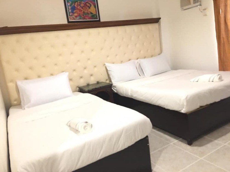 Hotel Av Seven Resort