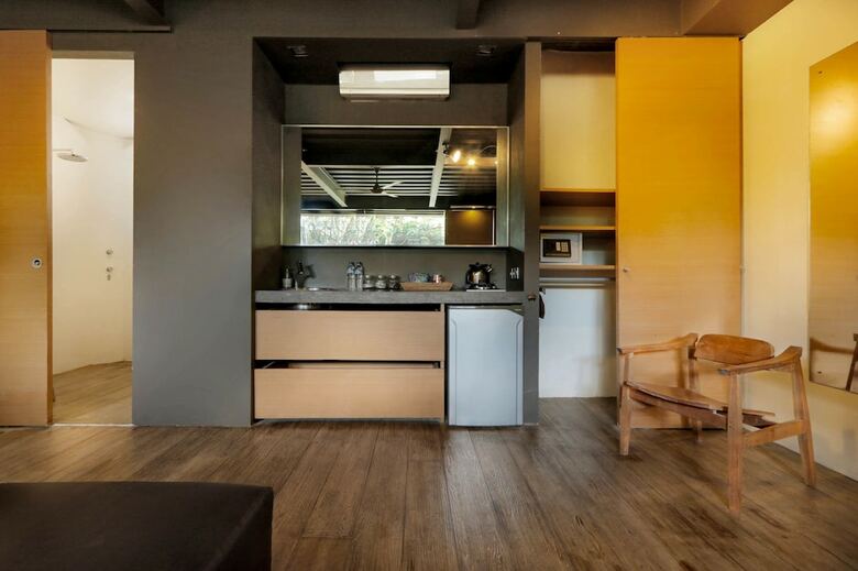 Clio Apartments