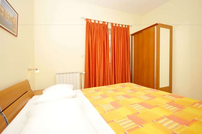 Apartments Roza
