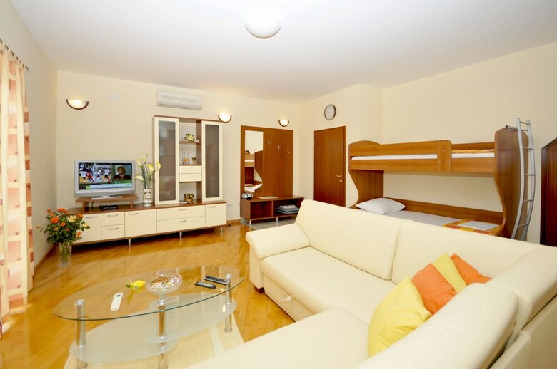 Apartments Roza