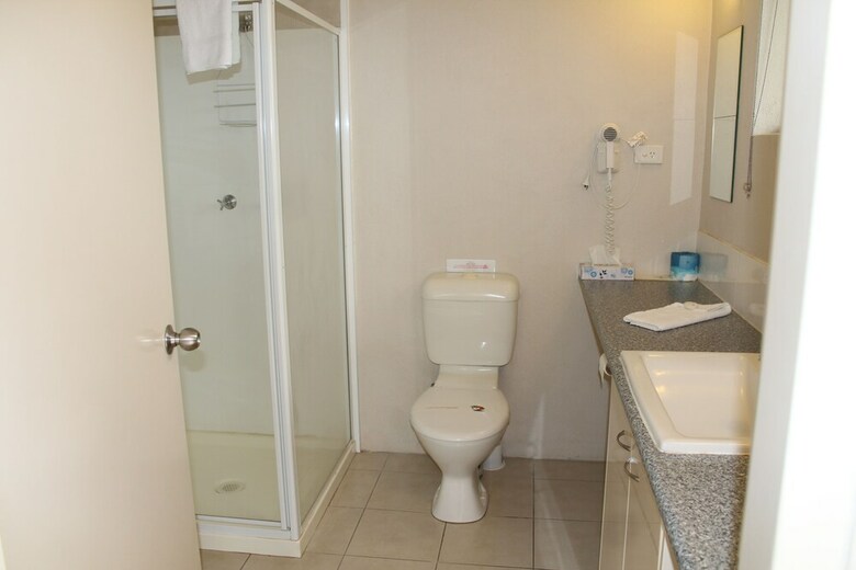 Sarina Beach Motel