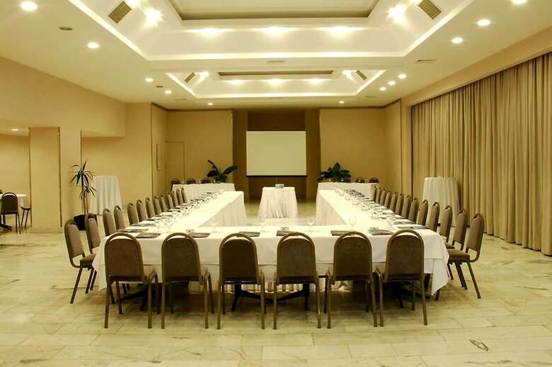 Korumar Deluxe Hotel
