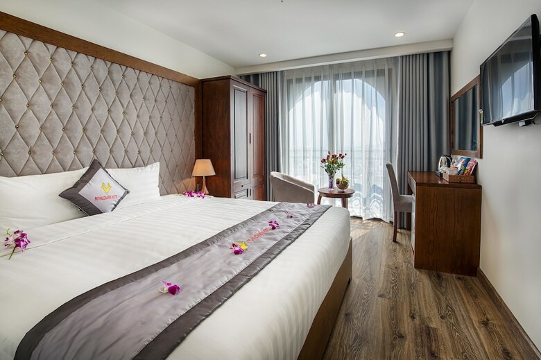 Royal Charm Hotel