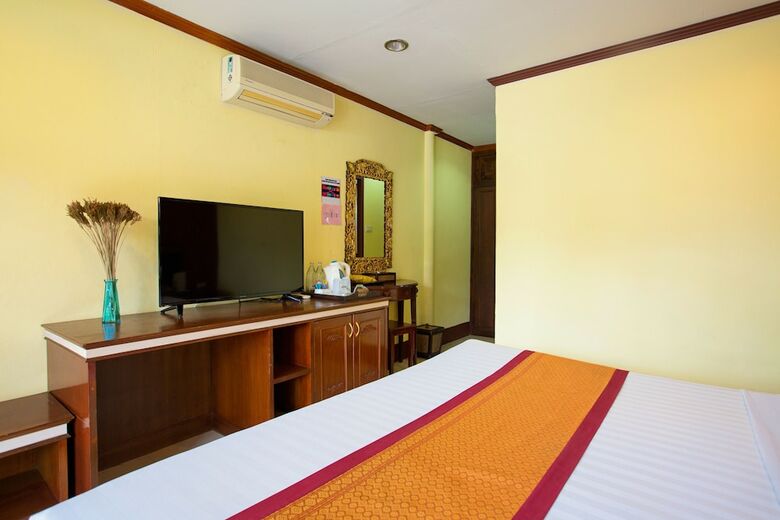 Hotel Buri Beach Resort