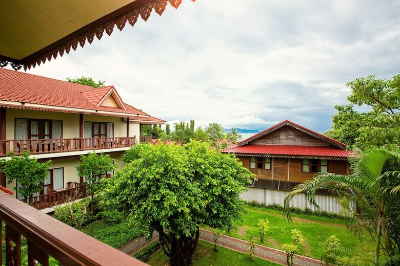 Hotel Buri Beach Resort
