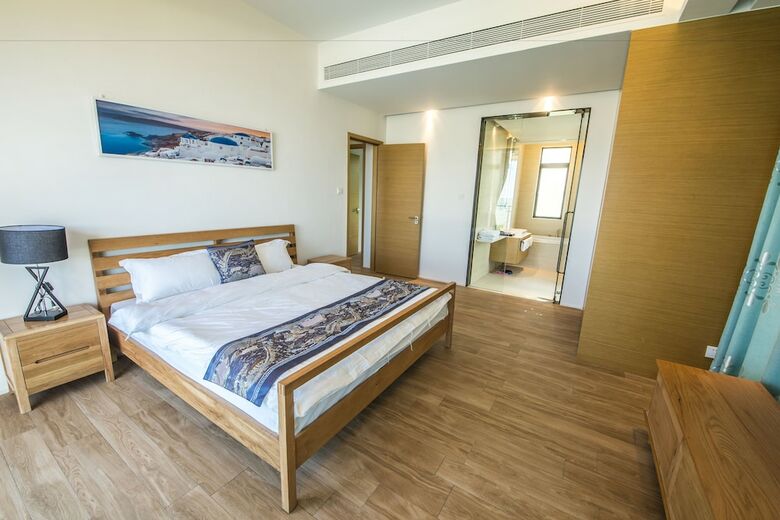 Hulusea Hotel Resort