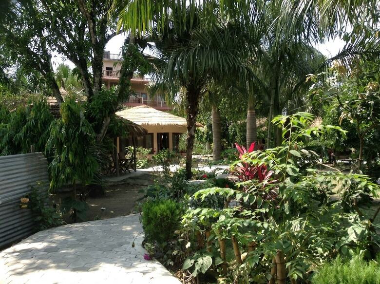 Hotel Eden Jungle Resort