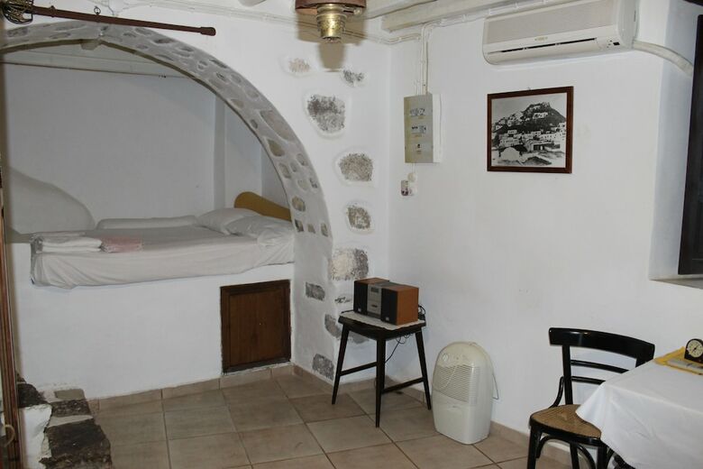 Apartamentos Kastro Milos