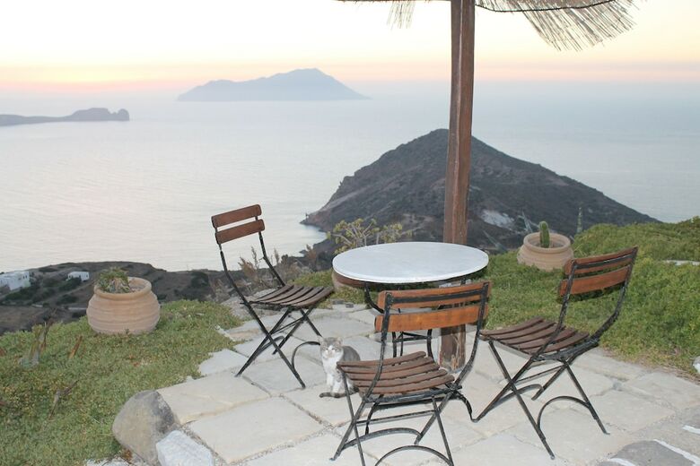 Apartamentos Kastro Milos