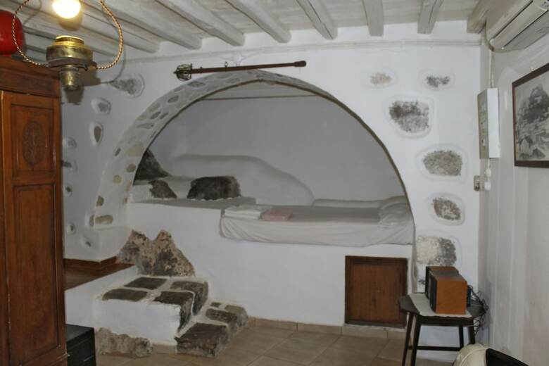 Apartamentos Kastro Milos