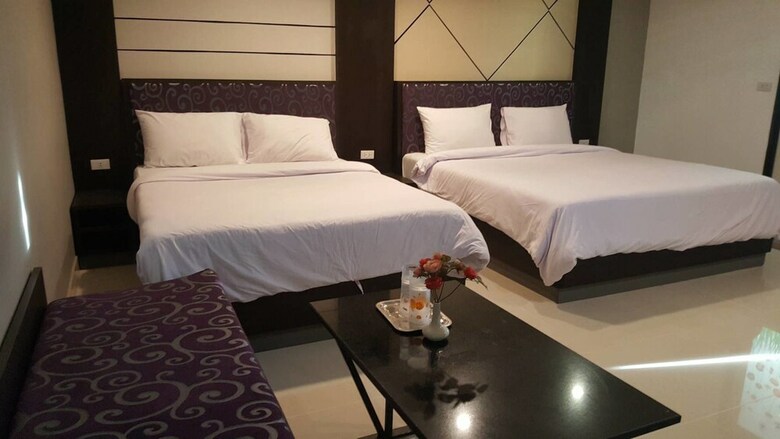 Hotel Latin Garden