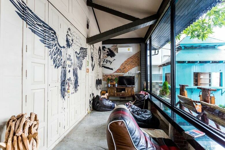 Hostal Sleep Nest Hostel