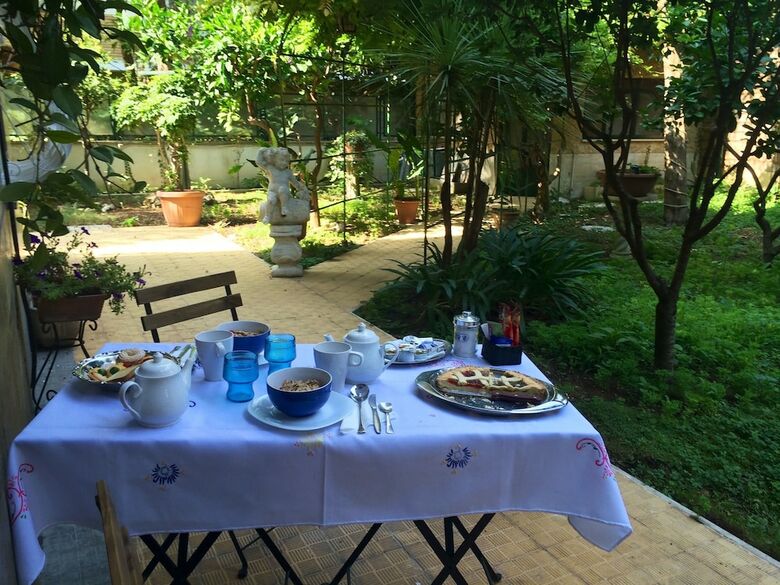 Bed & Breakfast Tiburtina Garden