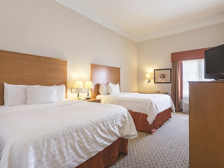 Hotel Baymont By Wyndham Brenham